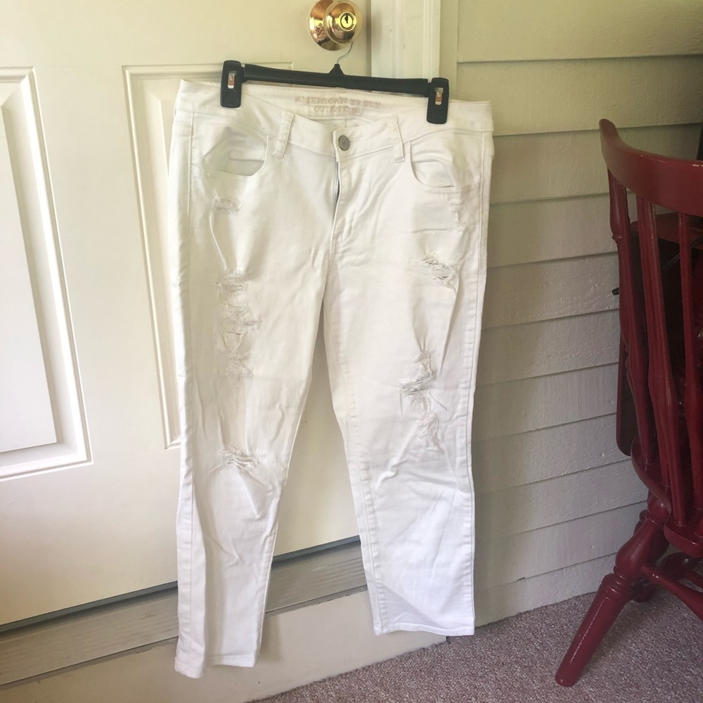 American Eagle White ripped jeans